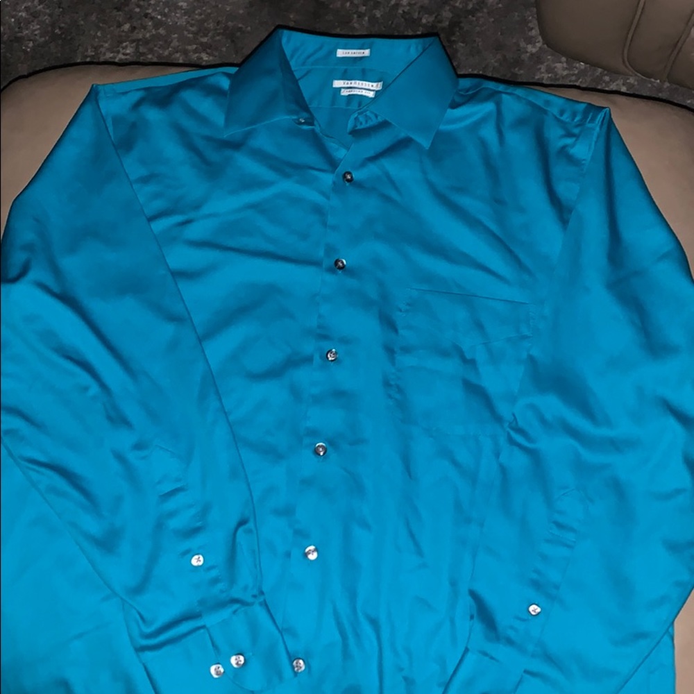 Blue Van Heusen  button up dress shirt. 16.5